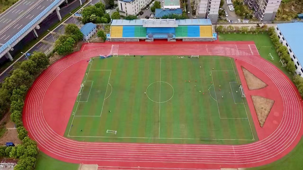 長江工程職業技術學院田徑看臺及跑道維修工程